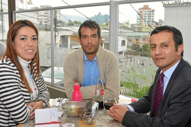Angélica Orozco, José Fernando Olarte y Jaime Alberto Valencia se reunieron en el restaurante Buffalo Serrano.