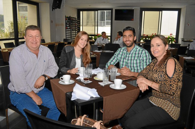 Mario Serna, Jéssica Serna, Santiago Vásquez y Liliana López.