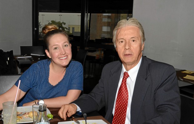 Foto | José Fernando Tangarife | LA PATRIA Carlos Enrique Cárdenas Aristizábal invitó a su sobrina Ángela María Cárdenas Ospina 