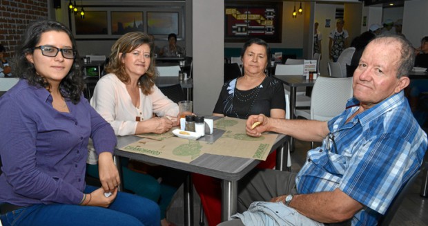 Natalia Osorio, María Jesús Jaramillo, Amparo Sánchez y Aldemar Jaramillo.