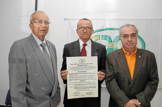 Carlos Polo Galindos, Phd presidente de Comvezcal; Francisco Javier Henao Uribe, Phd director del Doctorado en Ciencias Agrarias