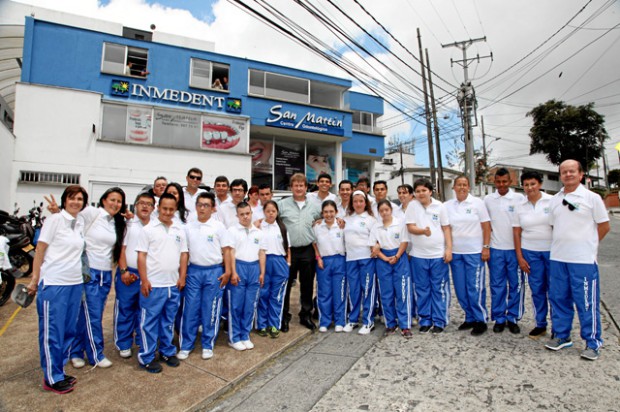 Equipo de competidores de Fides, que viajó con patrocinio de la Secretaría de Educación de Caldas y de Imedent, que donó los uni