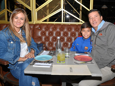 Beatriz Meza Botero, Tomás Penagos y Hernán Penagos.