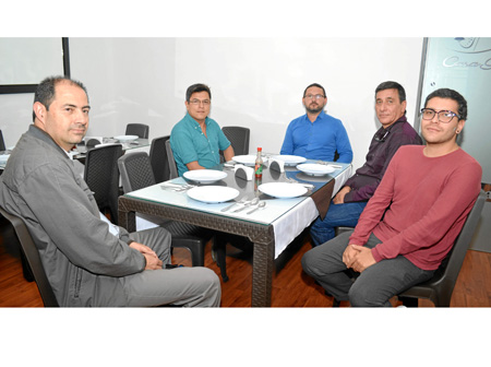 Fernando Rincón, Mario Marín, Ómar García, Marco Calderón y Marco Felipe Calderón.