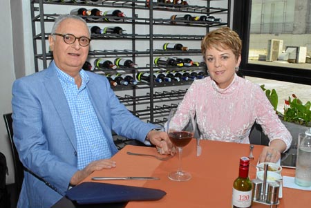 Román Gutiérrez Arbeláez y María Isabel Trujillo Posada se reunieron en el Club Manizales.