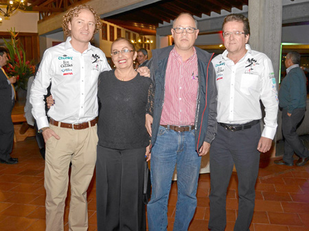 Mauricio Salazar Velásquez, Gloria Cecilia Betancur Marín, directora de la Fundación Alejandra Vélez Mejía; Alberto Salazar Aran