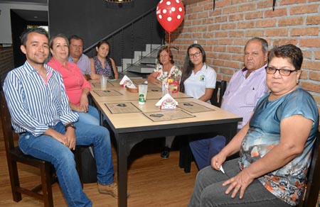 Daniel Herrera, Luz Marina Chica, Leonardo Herrera, Deisy Lucía Herrera, Lucy Duque, Salomé Herrera, Leonel Herrera y Martha Her