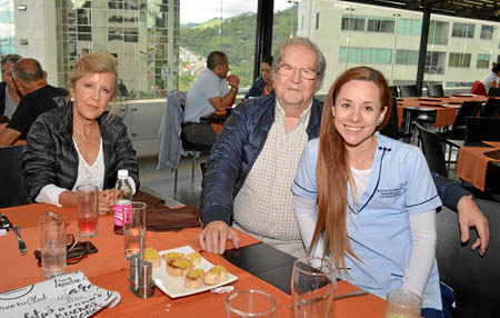 Constanza Gutiérrez de Gómez, Horacio Gutiérrez Jaramillo y Mariana Gutiérrez Suárez.
