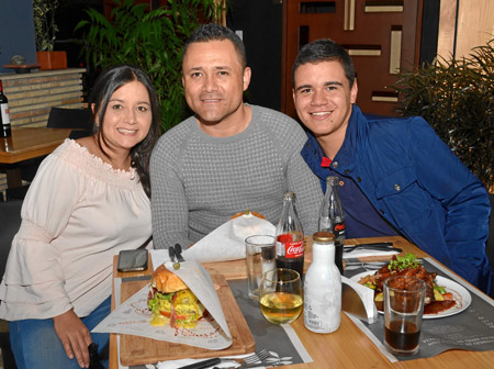 Ana María Ruiz, Andrés Mauricio Aguirre y Santiago Aguirre Ruiz.