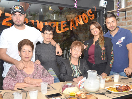 Cristian Serna, Luz Stella Ospina, Juliana Cañón, Juan Camilo Cardona, Ruby Ospina y Consuelo Ospina Quintero.