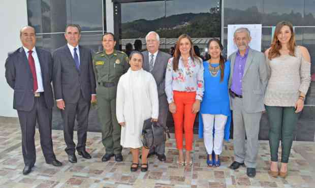 Bernardo Rivera, de la Universidad de Caldas; Iván Escobar, de la Universidad Autónoma de Manizales (UAM); teniente coronel Alex