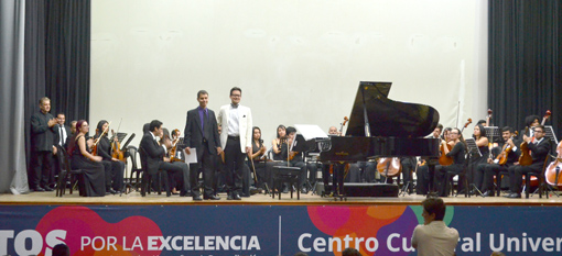 Mauricio Hernández Cala y Mauricio Zapata se presentaron en el Teatro 8 de Junio de la Universidad de Caldas.