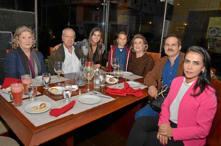 Ángela Echeverri Durán, Alfredo Restrepo Jaramillo, Paloma Restrepo Taleb, Manolo Restrepo Taleb, Silvia Echeverri de Restrepo, 