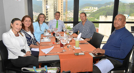 Yuli Valdez, Denis Macías, Hilda Pineda, Érika Tabares, Elizabeth Carrillo, Gina Lara, Gloria Sánchez, Alfredo Lara, Lorena Lara