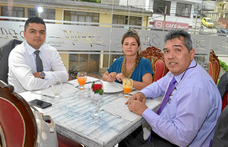 Diego Ospina, María Constanza Buitrago y Ricardo Escobar Giraldo se reunieron en un almuerzo familiar en el restaurante Spago.