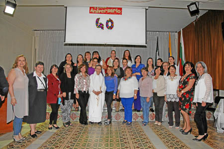 Egresadas de la promoción de 1977 del Liceo Isabel la Católica.