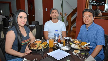 Diana Gordillo, Igor Acosta y Juan Carlos Arroyo.