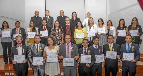 Foto | Cortesía | LA PATRIA La ceremonia de reconocimientos la presidieron monseñor Gonzalo Restrepo Restrepo, arzobispo de Mani