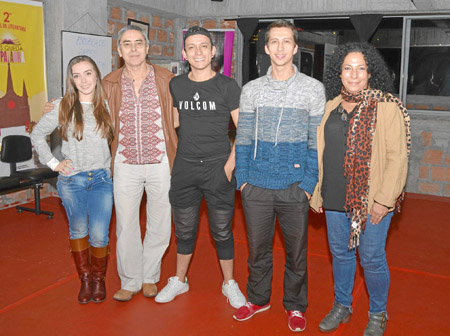 Seba Ibarra, Bernardo Parra, Carolina Piedrahíta, Uriel Giraldo, Andrés Arango, Diego Alejandro Henao y Yolanda Arias.