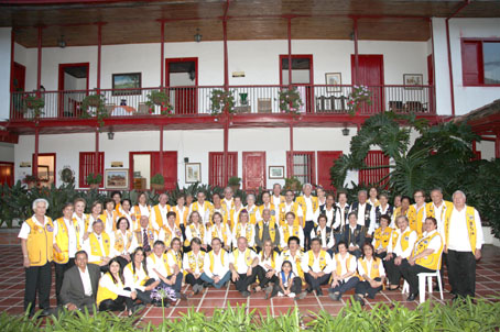 Asistentes a la celebración del centenario de la institución que fundó Melvin Jones en Estados Unidos con el fin de servir a los