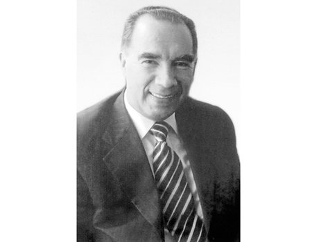 GUSTAVO DÍAZ BERNAL Su esposa e hijos invitan a las siguientes eucaristías: •30 de octubre, 3:00 p.m. Catedral Basílica de Maniz