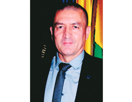 El pasado 20 de octubre la universidad de Caldas le otorgó el título de Magíster en Educación al Sr. JOSÉ GUILLERMO VÁSQUEZ SALA