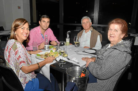 Olga María Sanín, Santiago Valencia Sanín, Ricardo-León Valencia Velásquez y Elizabeth Velásquez de Valencia.
