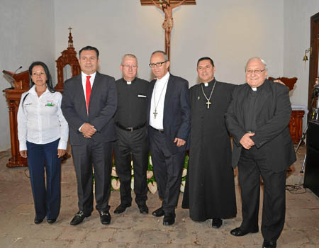 Tulia Elena Hernández Burbano, John Robert Osorio Isaza; presbítero Luis Gonzaga Duque García, párroco de San Pío XII; monseñor 