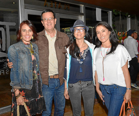 Lina María Trujillo, César Augusto Castaño, Piedad Jurado y Mónica Quintero.