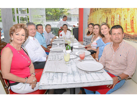 Ángela María Gómez de Cárdenas, Jaime Cárdenas Jaramillo, Heriberto Agudelo, Hernán Giraldo, Yamile Bernal, Johanna Ospina, Móni