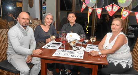 En el restaurante Eñe, Eduard Valencia Bedoya y Diana Menjura Duque le celebraron el cumpleaños a Sebastián Valencia Menjura con