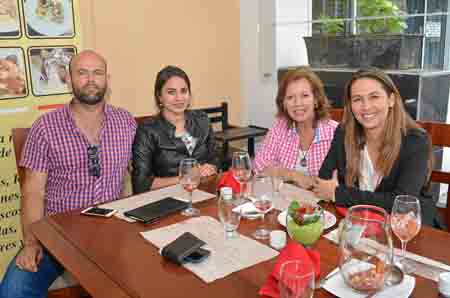 En el restaurante Spago almorzaron Juan Pablo Salazar Ocampo, Susana Londoño Bedoya, Carmenza Ocampo de Salazar y Carolina Salaz