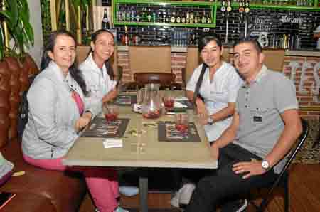 Paula Tatiana Sossa Giraldo, Paola Jaramillo Gil, Sandra Cardona Muñoz y Germán Orozco Ortiz.