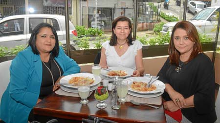 Gloria Sánchez Londoño, Lucy Cifuentes Bedoya y Diana Trujillo Ángel.