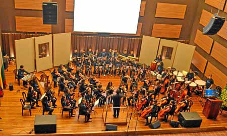 El nuevo auditorio de batuta tiene un aforo de 215 sillas, y un escenario para 300 músicos.