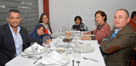 Andrés Gil Salgado, Juan Rafael Gil Bedoya, Alejandra Bedoya Salazar, Juan Esteban Gil Bedoya, Lucero Salgado y Jairo Giraldo Ho