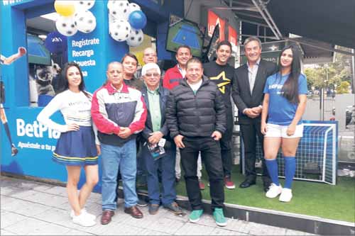 La nueva sede BetPlay está ubicada en el Cable, contigua al edificio Cervantes, a la inauguración asistieron los principales per