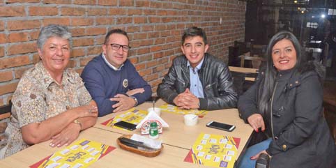 Foto | José Fernando Tangarife | LA PATRIA Nelly Buitrago Cardona, John Jairo Restrepo Giraldo, Juan José Restrepo Ríos y Sandra