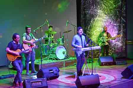 Andrés Montes y su Banda durante su presentación en el auditorio de Confa.
