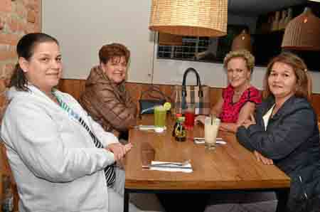 María Fernanda Jaramillo Ochoa, Amparo Ochoa Ochoa, Lucía Londoño Salazar y Rubiela Joven Ochoa.