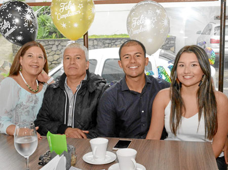 Gloria Luz Correa Gómez, Fernando Rivera Urrea, Andrés Rivera Correa y Laura Melissa Gutiérrez Hernández.