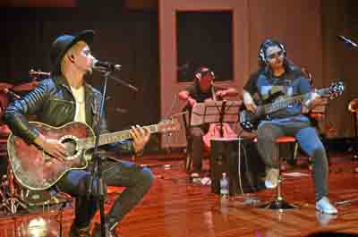 Siné durante el tributo a la agrupación de rock en español Soda Stereo y a su vocalista Gustavo Cerati, que se ofreció en el aud