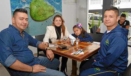 Mauricio Parra Berrío, Yorladi Salazar Bedoya, Luciana Parra Salazar y Miguel Castro Salazar.