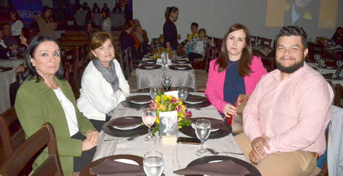 Carmen Elisa Ferrero Echeverri, Estela Henao Jaramillo, Ana Yamile Duque Cano y Javier López Giraldo.