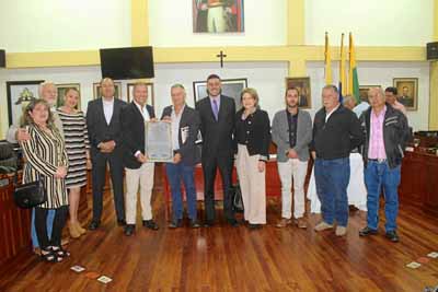 Flor Adriana Zuluaga, gerente de Cootrapen, y Leonidas Londoño, gerente de Cooprocal, recibieron los galardones en nombre de tod