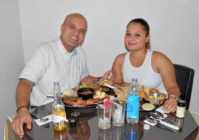 Óscar Andrés Alzate Mejía y Stefanny Londoño Arias celebraron en un almuerzo en el restaurante Casa Grande su graduación como fi