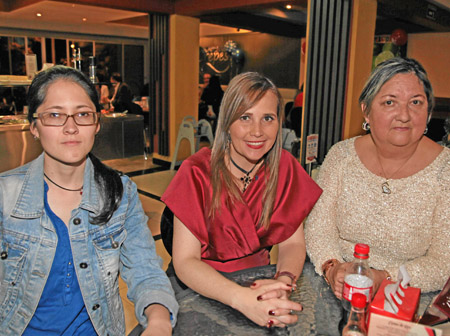 Foto | Argemiro Idárraga | LA PATRIA María Camila Garcés Suárez, María Paulina Vargas Suárez y Soledad Suárez López.