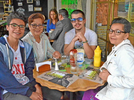 Fotos | José Fernando Tangarife | LA PATRIA Sebastián Soto González, Olga Vallejo Obando, Juan Camilo Gallo Vallejo y María Fran