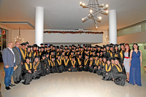 Grupo de graduandos, en Procedimientos contables y administrativos, Atención integral a la primera infancia y Secretariado gener