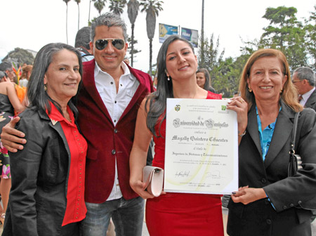 Lucelly Cifuentes, Ramón Uriel Quintero, Magally Quintero Cifuentes recibió el título de Ingeniera de Sistemas que le otorgó la 